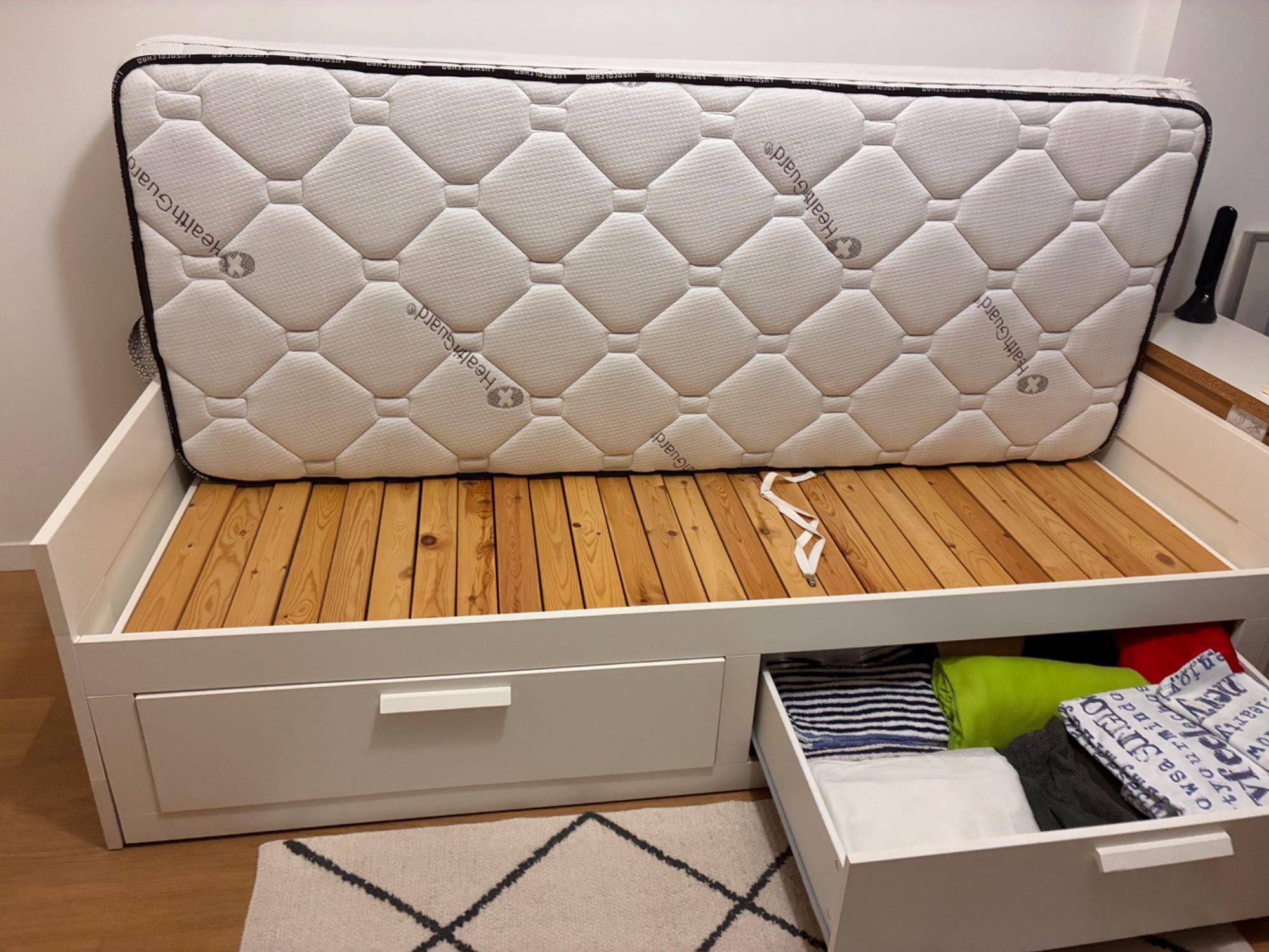 Cama iKea Brimnes