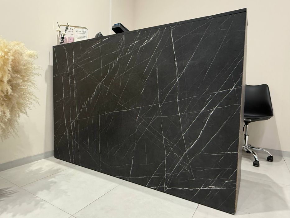 Меблі для магазину шоуруму одягу терміново