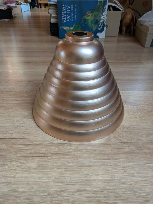 Metalowy abażur / klosz