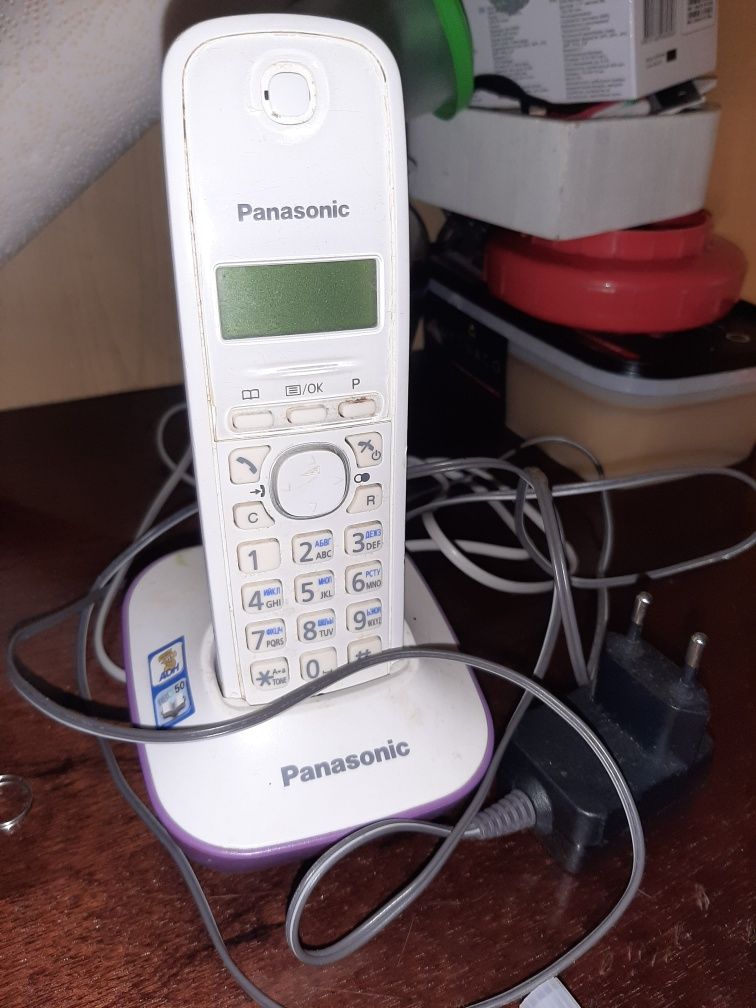 Радиотелефон Panasonic KX-TG1611UA, удлинитель для телефона