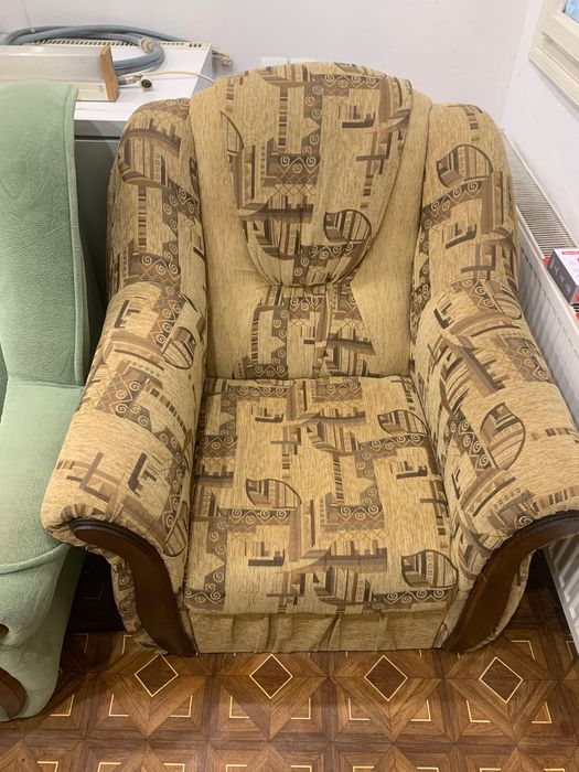 2 крісла не роскладних