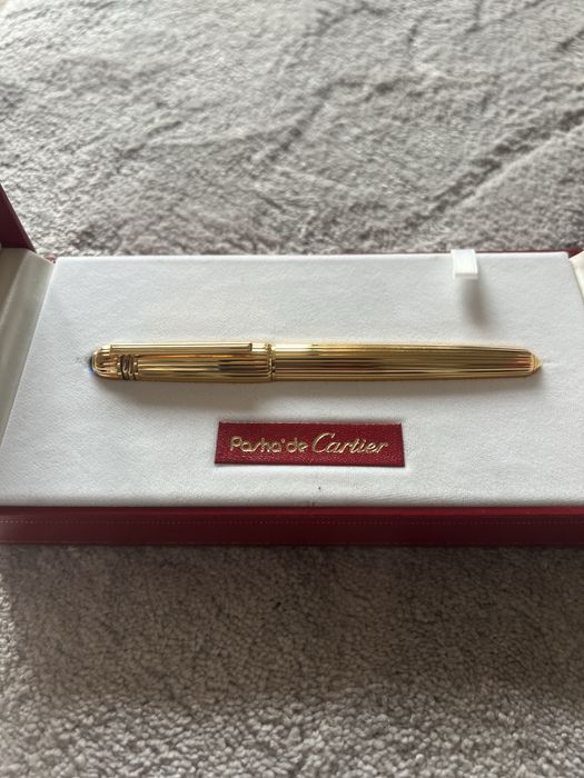 Caneta pasha cartier ouro