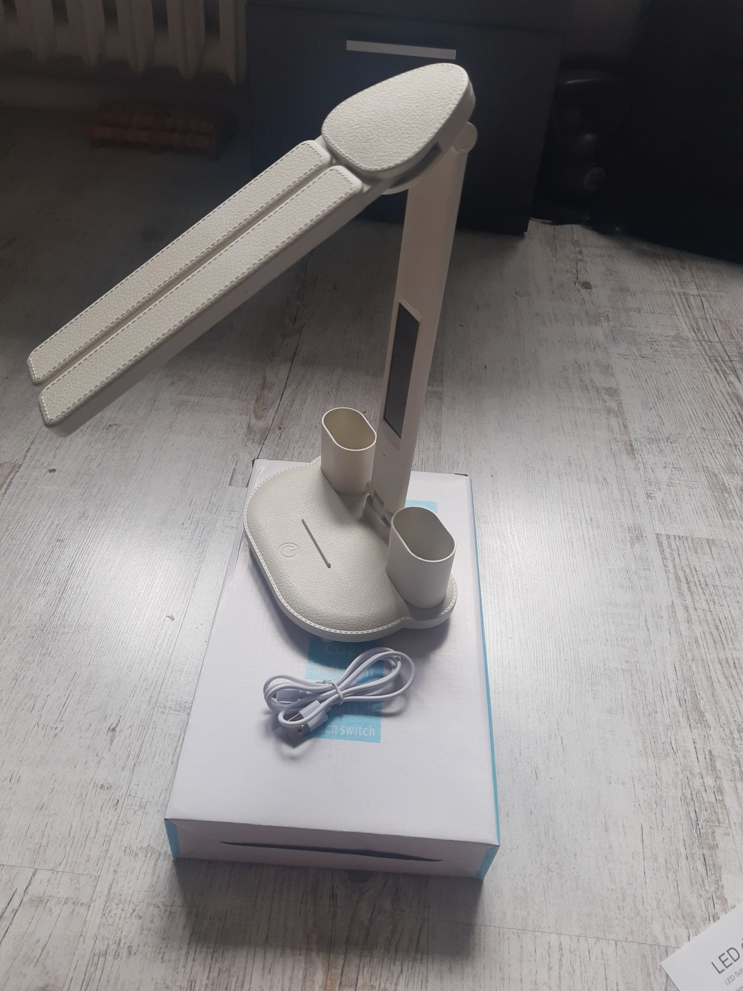 Lampa lampka LED na biurko nowa