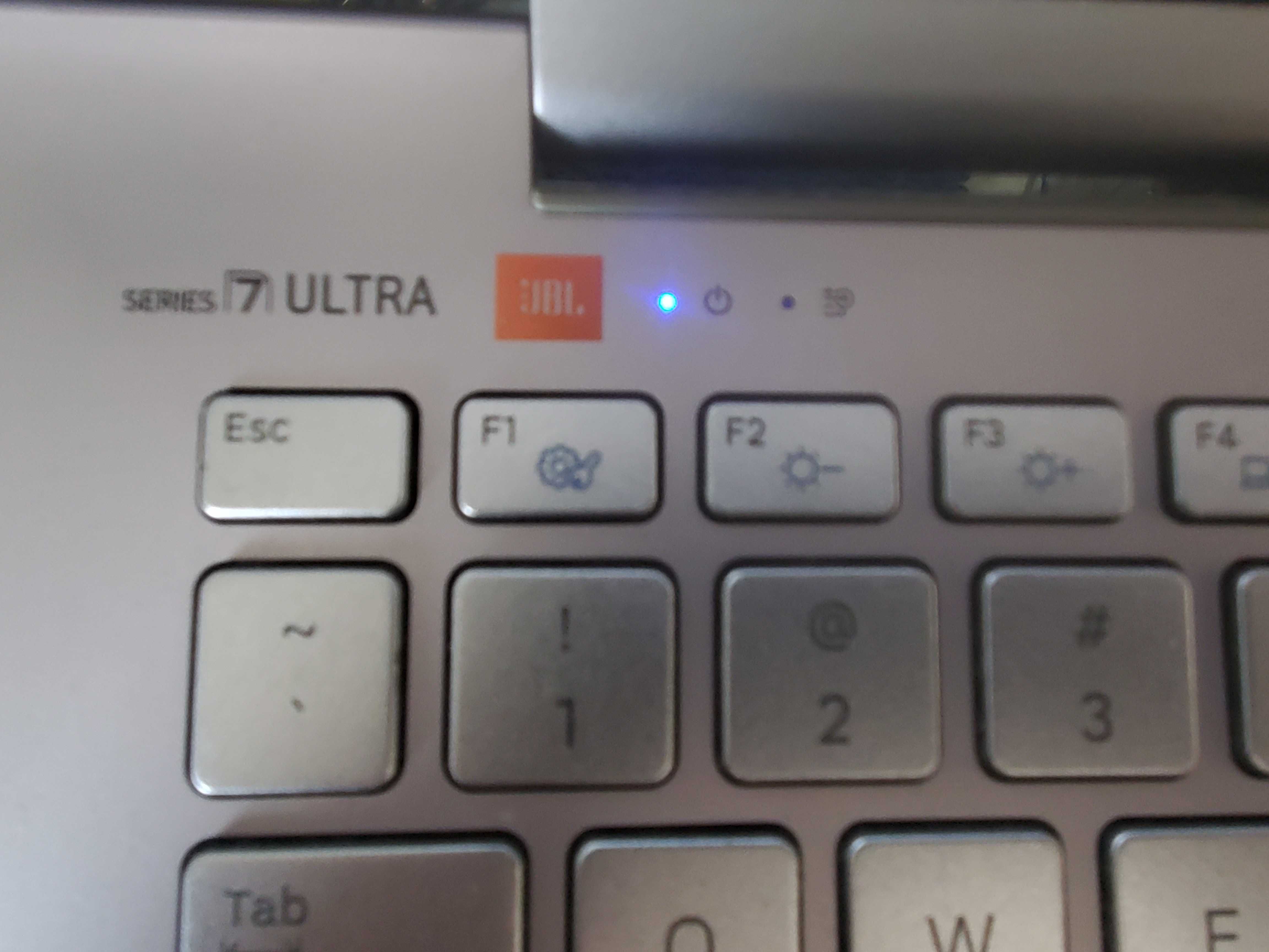 Ultrabook laptop Samsung series 7 model NP7403E dotykowy ekran