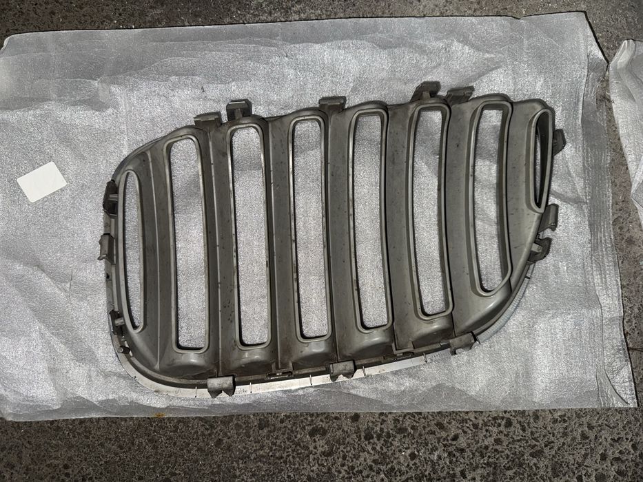 Решітка/Ноздрі БМВ Е53