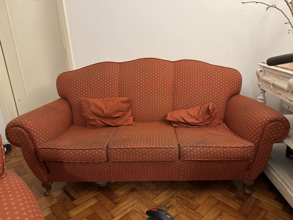 Sofá 3 lugares, 2 poltronas e 2 pousa-pés