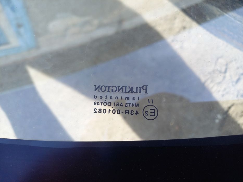 Продам скло лобове honda civic sedan