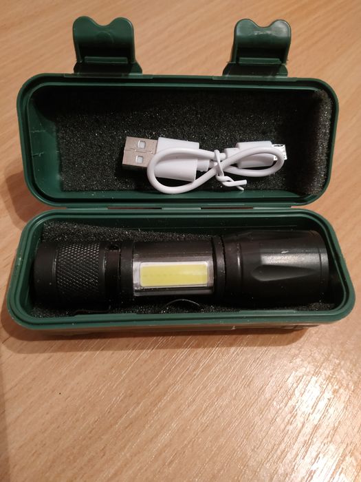Фонарик с кейсом