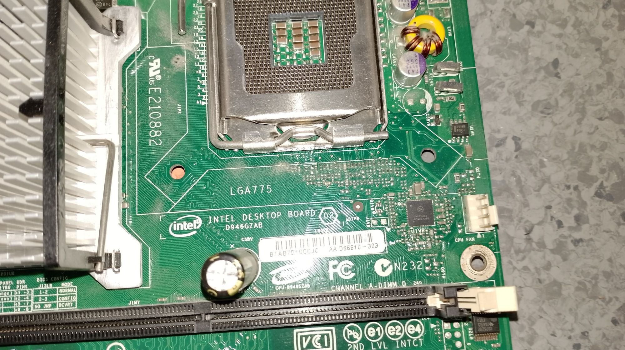 Retro: Płyta główna mATX Intel d946gzab LGA 775 DDR2 VGA OEM
