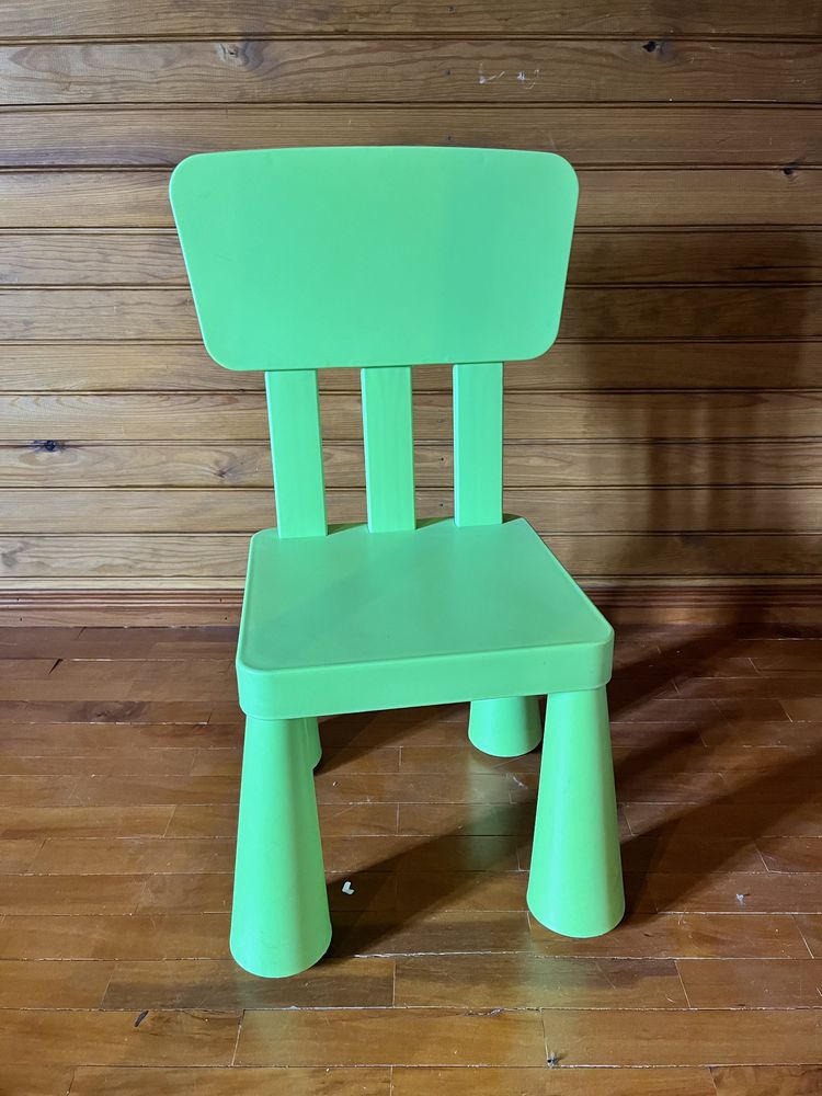 Cadeira verde Mammut Ikea