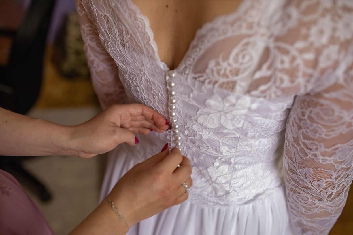Suknia ślubna z długim rękawem