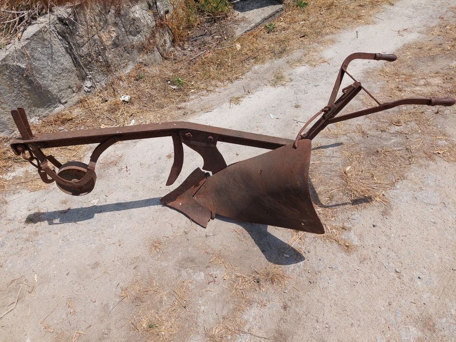 Arado de lavrar antigo
