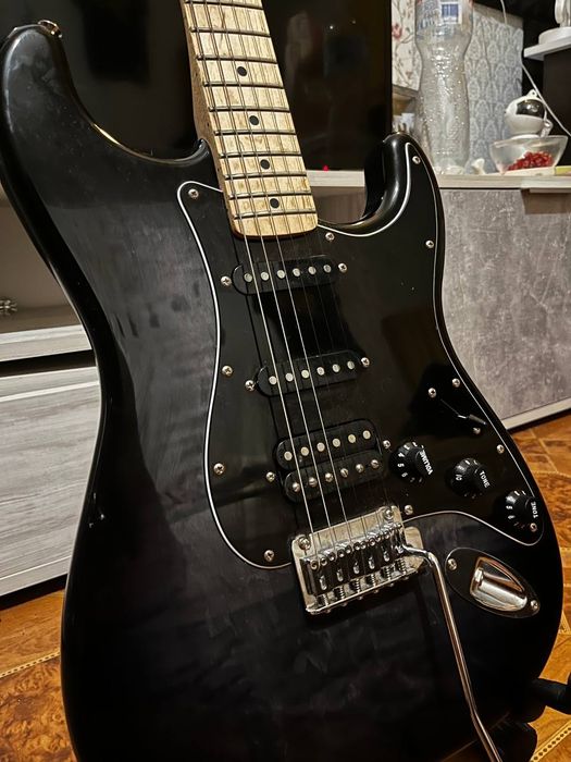 Продам гитару Fender Squier