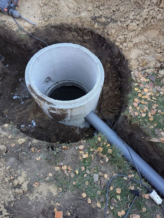 Копання септиків. Виготовлення кругів для септика. Також є кришки