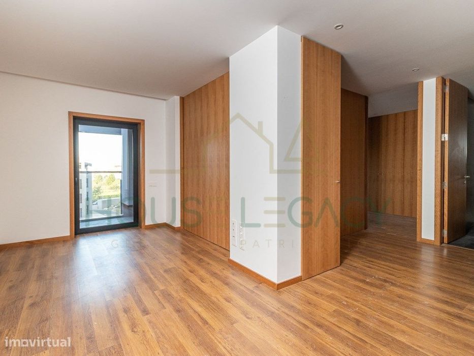 Apartamento T2, Junto Ao Hospital De S. João