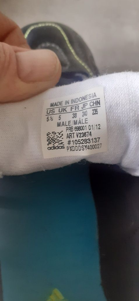 Buty piłkarskie mało używane roz 38