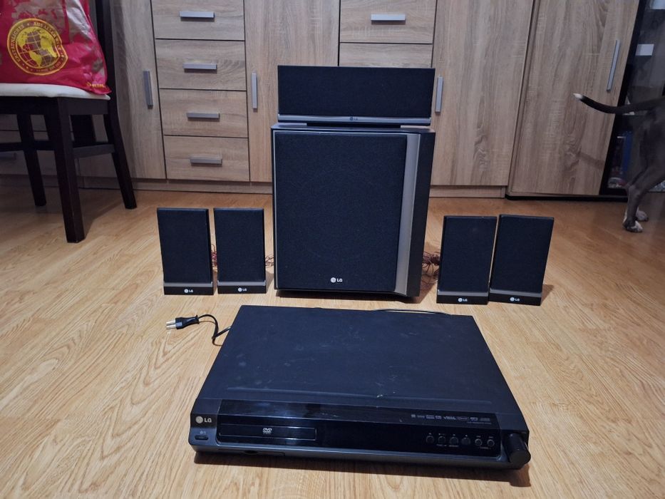 Zestaw kina domowego 5.1 LG 140W
