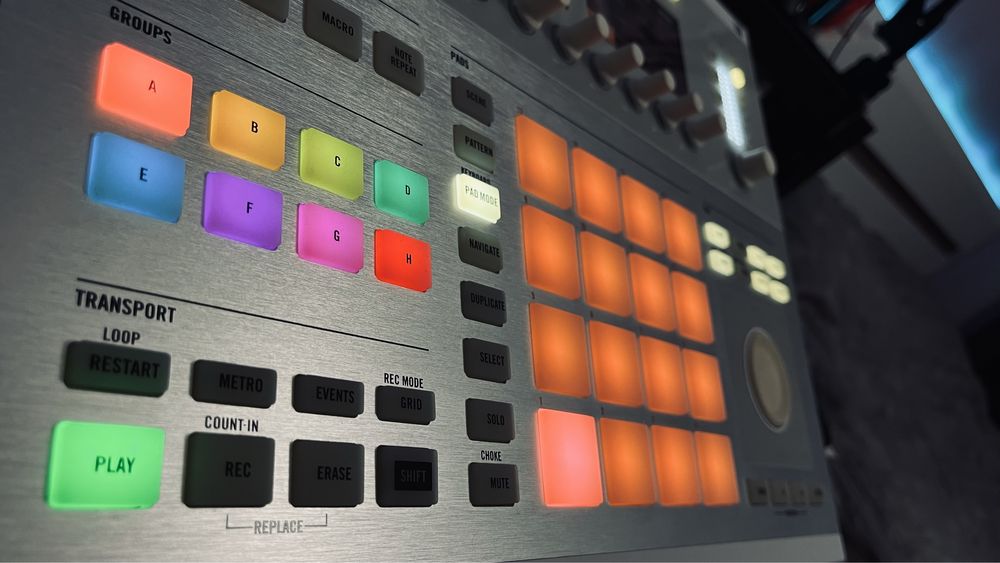 Maschine Studio White + 8 expansion pack / stan perfect