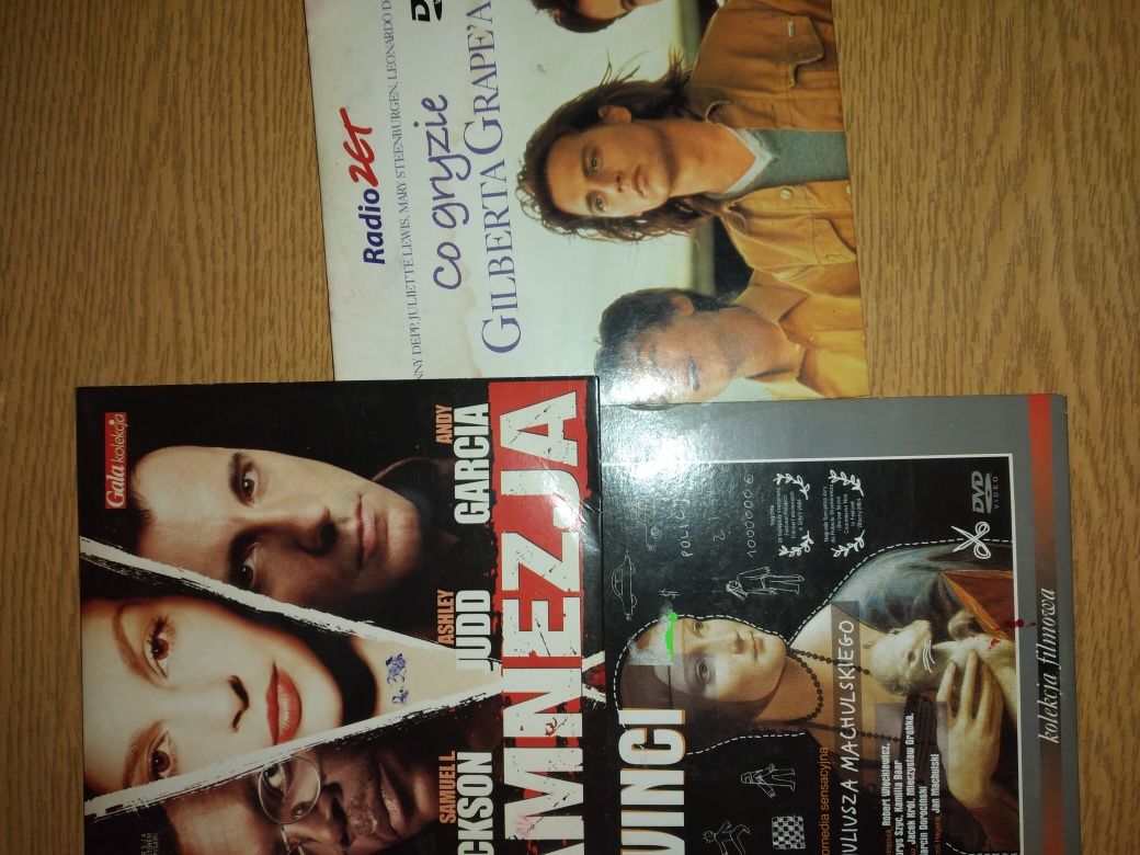 Odtwarzacz DVD, CD, VCD, MP3 + 100 filmów.
