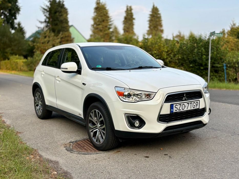 Sprzedam używany samochód osobowy marki Mitsubishi ASX z 2016 roku.