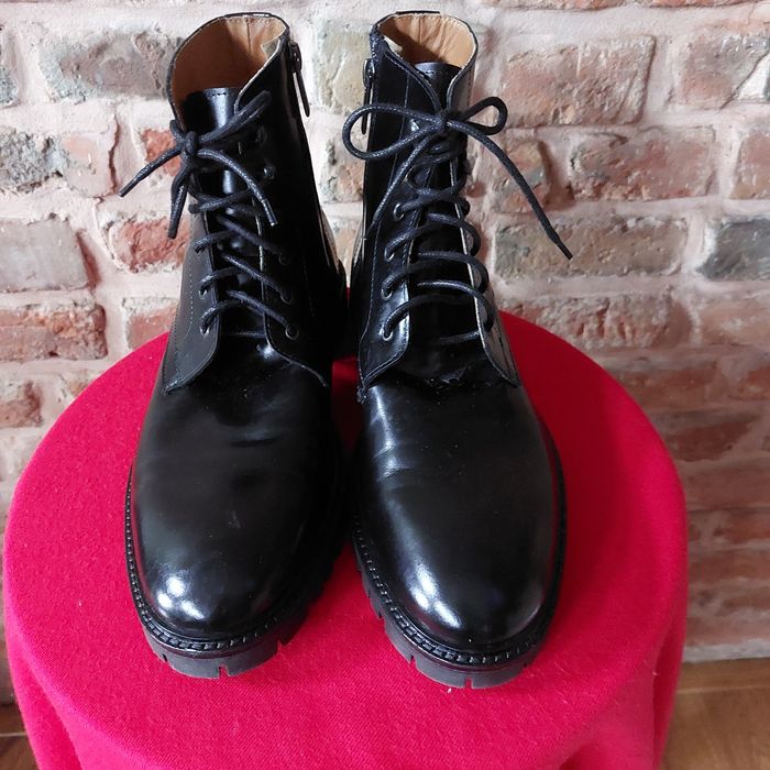 Skórzane buty na zamek luksusowej włoskiej marki
