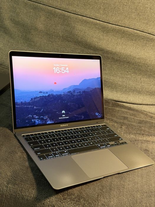 Макбук Air 13,3" 2020 (Intel Core i3, 8gb, 256gb SSD)