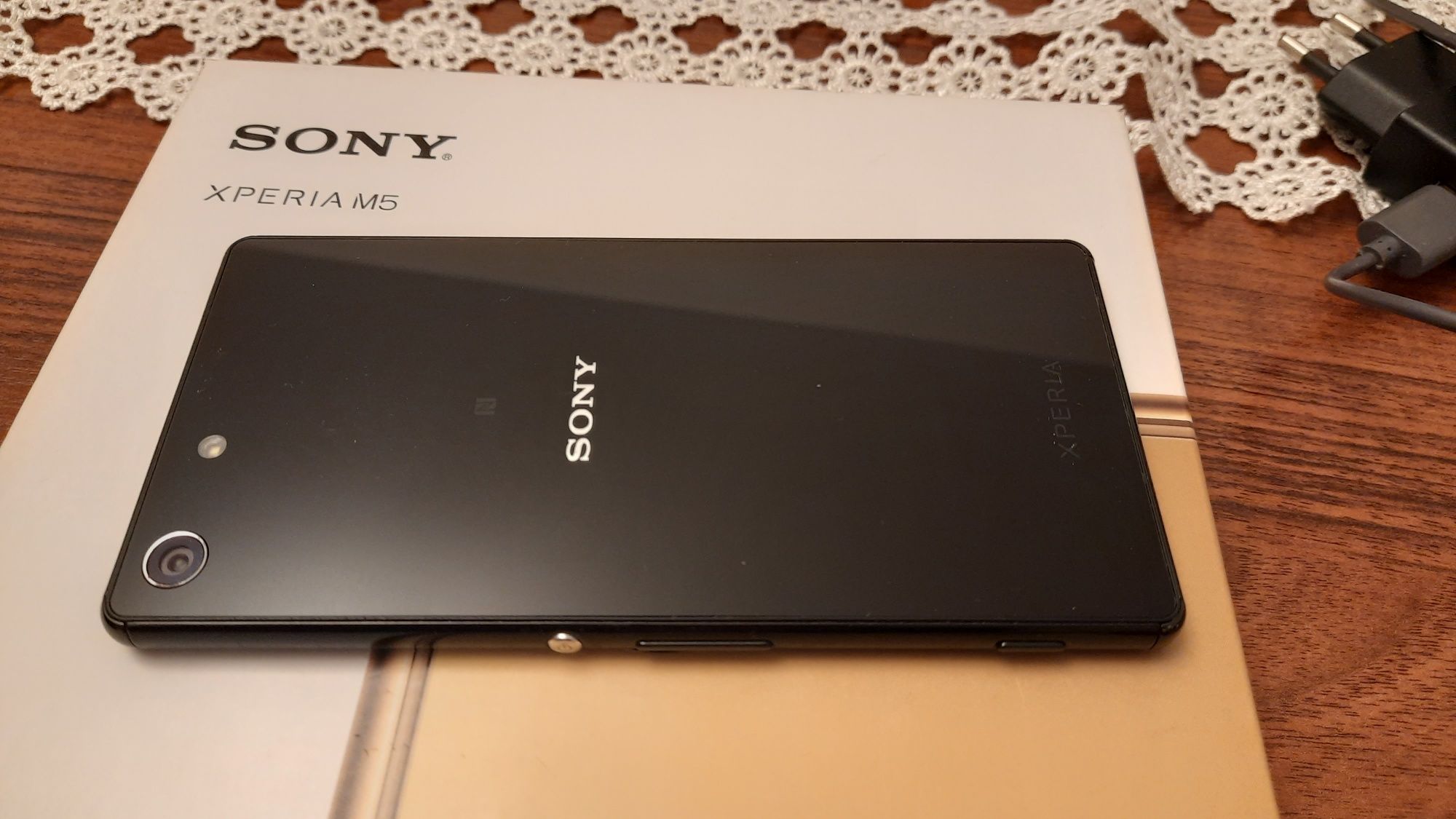 Smartfon Sony XPERIA M5