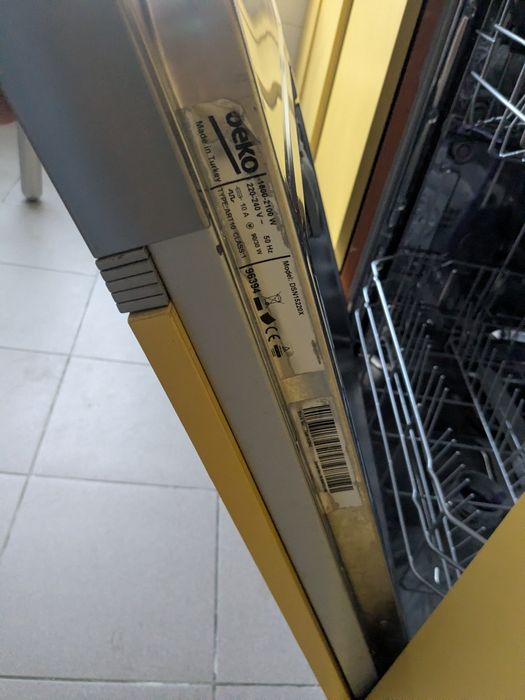 Máquina de lavar a loiça para peças