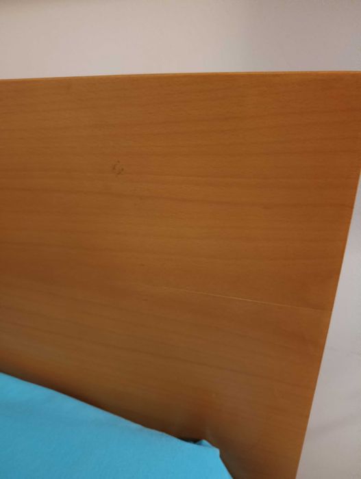 Cama de solteiro com colchão duplo