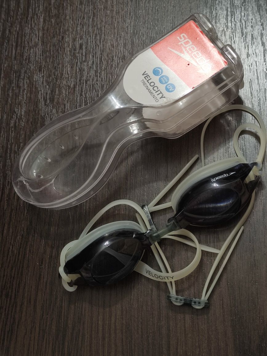 Окуляри для плавання в басейні SPEEDO