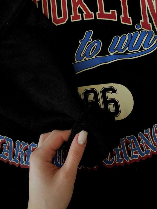 Теплий oversize світшот Bershka . Нова колекція