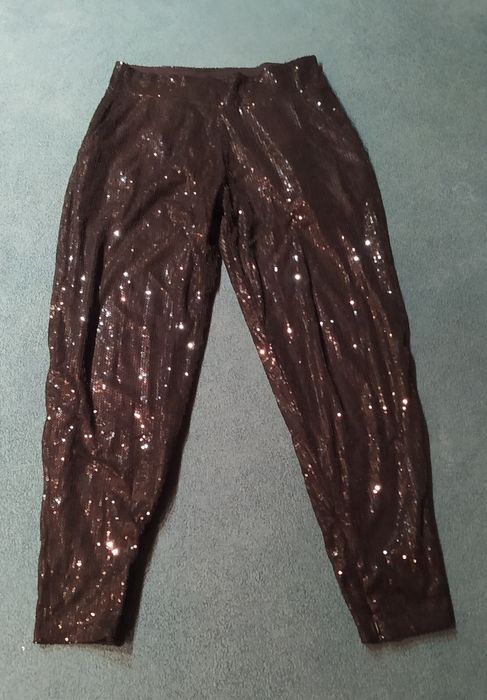 Czarne spodnie cekinowe