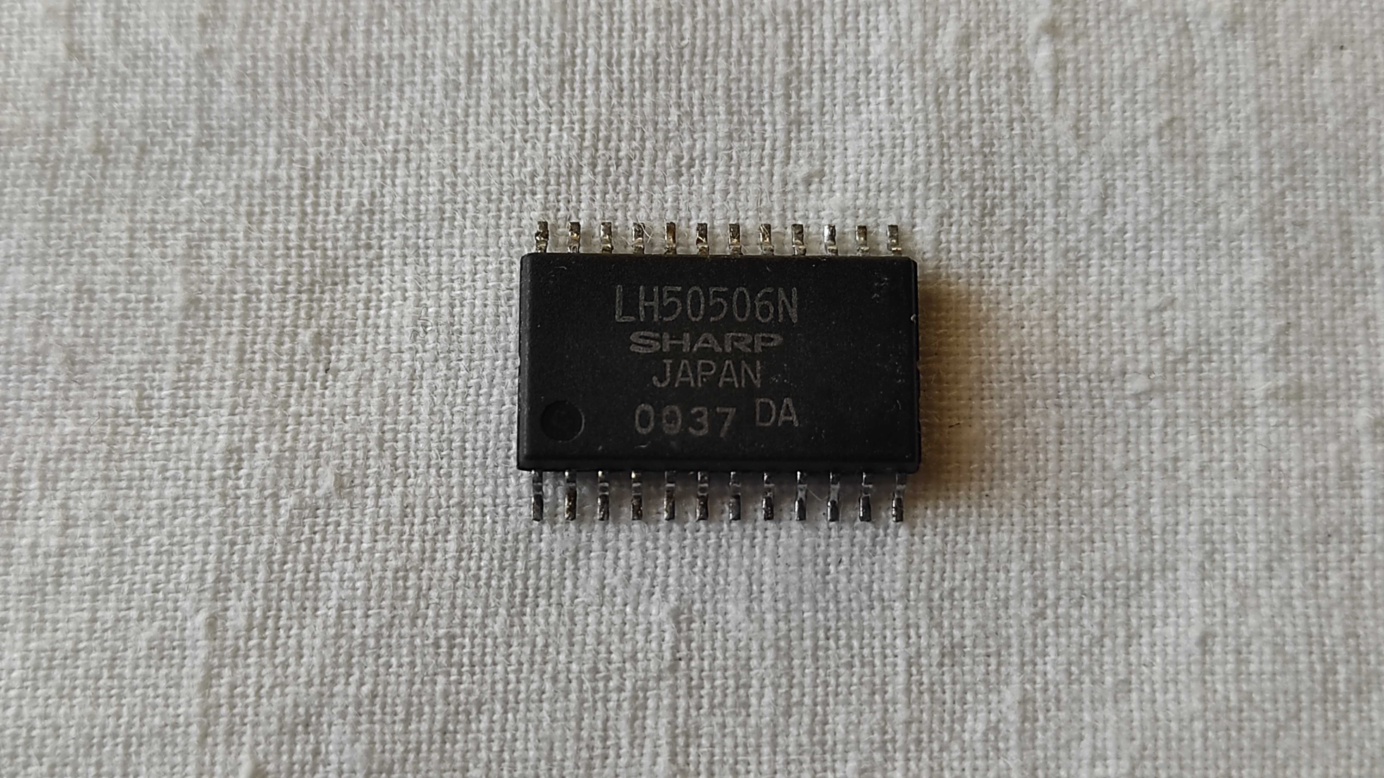 Мікросхема Sharp LH50506N Japan 0037DA

б/у
