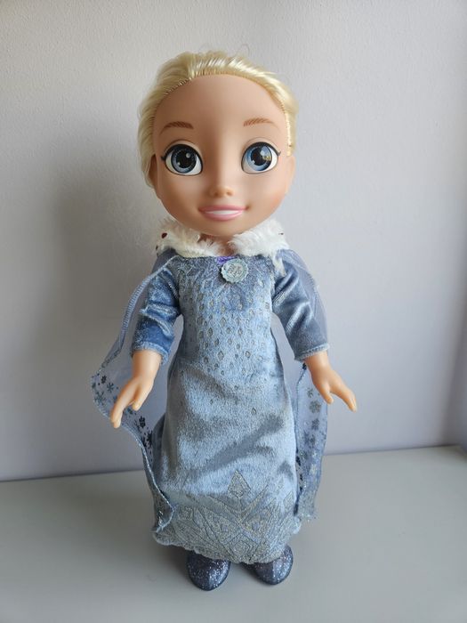 Kraina Lodu Śpiewająca Elsa wraz z podświetlaną suknią