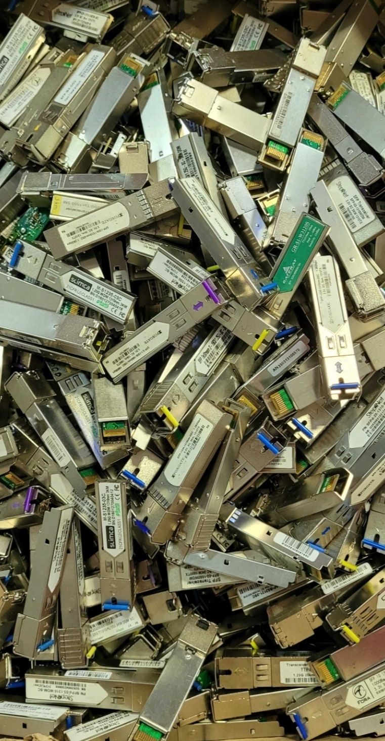SFP модулі різні