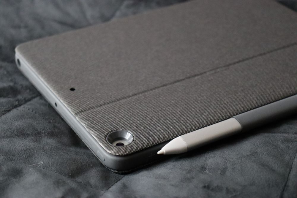 Logitech Combo Touch Oxford Grey UK - klawiatura dla iPad 7/8/9 gen.