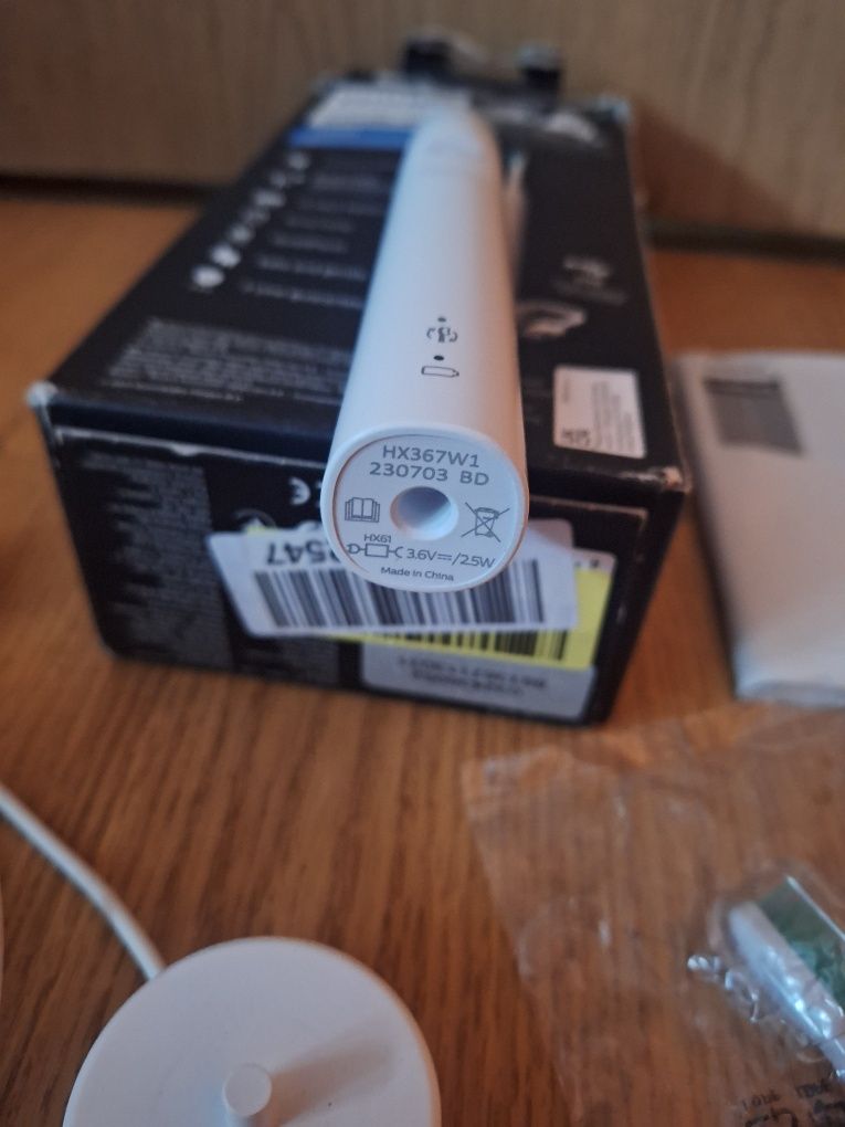 Szczoteczka soniczna PHILIPS Sonicare Series 3100 powystawowa