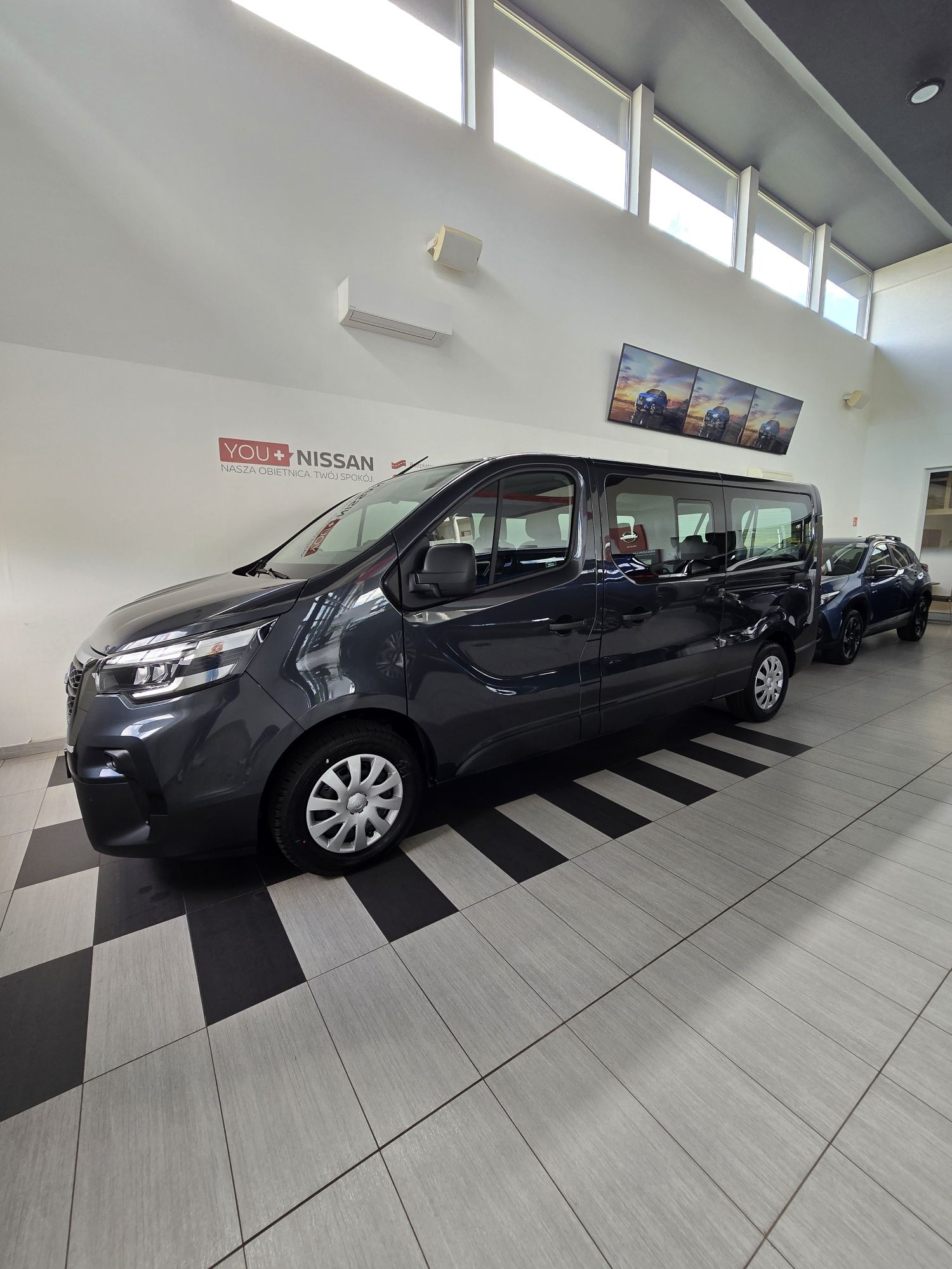 Wynajem busa Nowy Nissan Primastar