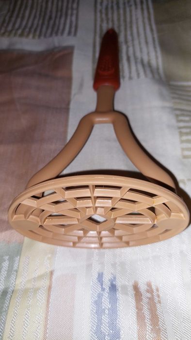 Картопледавка картофелемялка товкачка для картоплі пластикова посуд