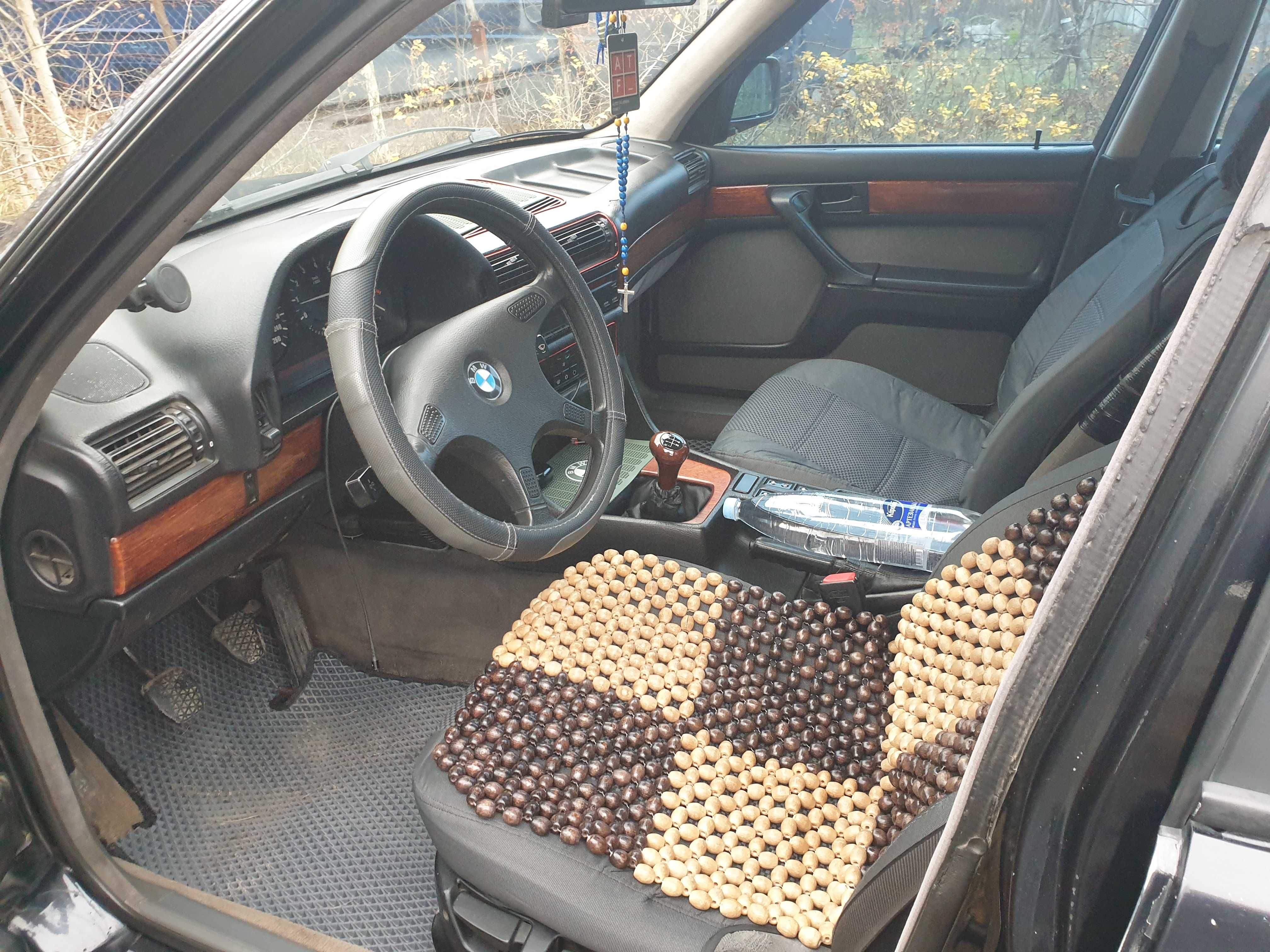 Продаю BMW E32 730i