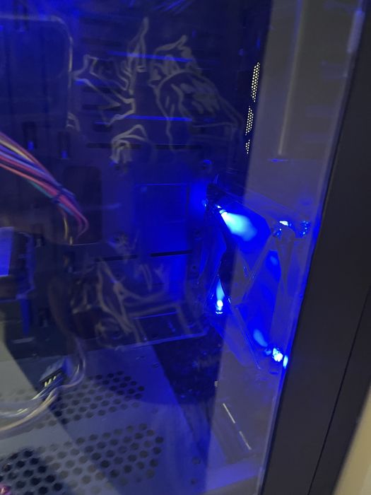 PC RTX 2060, PROCESSADOR AMD Ryzen 5 3400G with Radeon Vega.