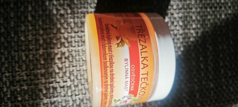 Ziołowa maść z dziurawca regenerujaca, przeciwzapalna, na trądzik