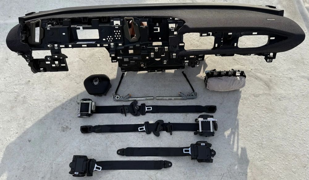 RENAULT MEGANE V 5 E-TECH DESKA KONSOLA KOKPIT PULPIT PÓŁKA PARAPET PODUSZKI POWIETRZNE KIEROWCY PODUSZKA POWIETRZNA PASAŻERA AIRBAG AIR BAG SRS FOTELA W FOTEL KURTYNA KURTYNY PASY PAS OKAZJA SPRAWDŹ Raz2