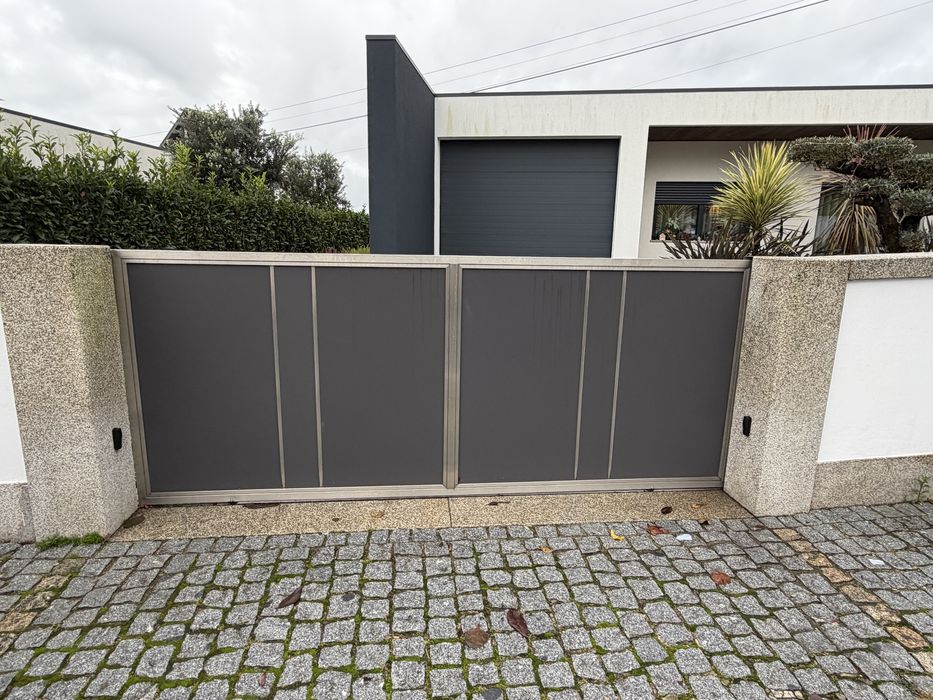 Vendo portoes em inox