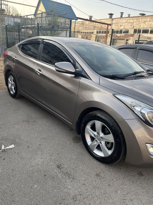 Hyundai Elantra 2013