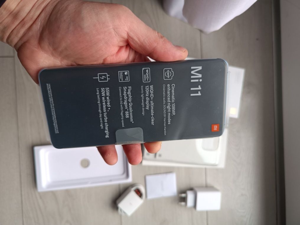 Nowy smartfon Xiaomi Mi 11 5G 8/256GB 5G PL/EU