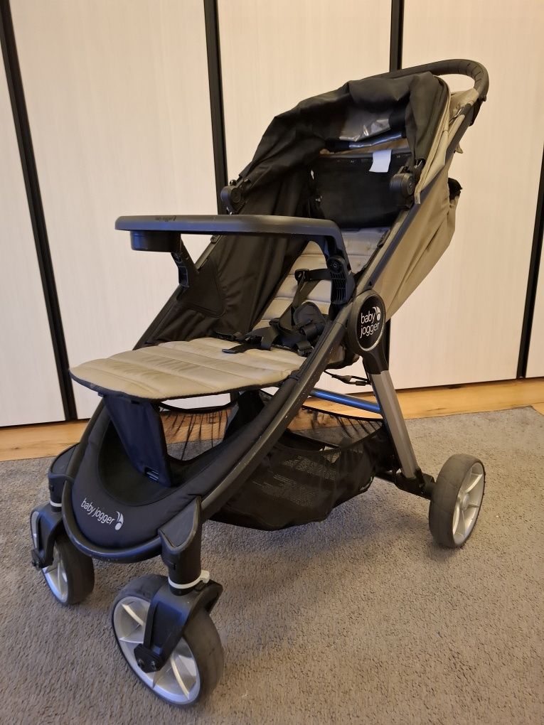 Baby jogger city mini 2 4W