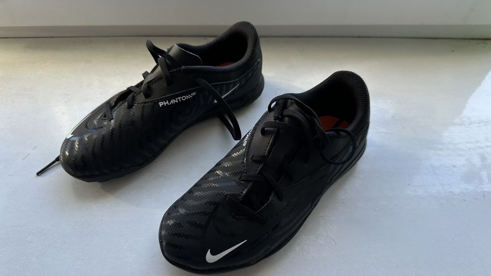 Сороканіжки,бутси