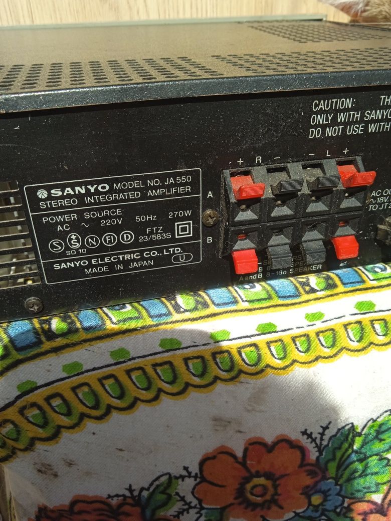 Sansui S-65 в достойном состоянии.