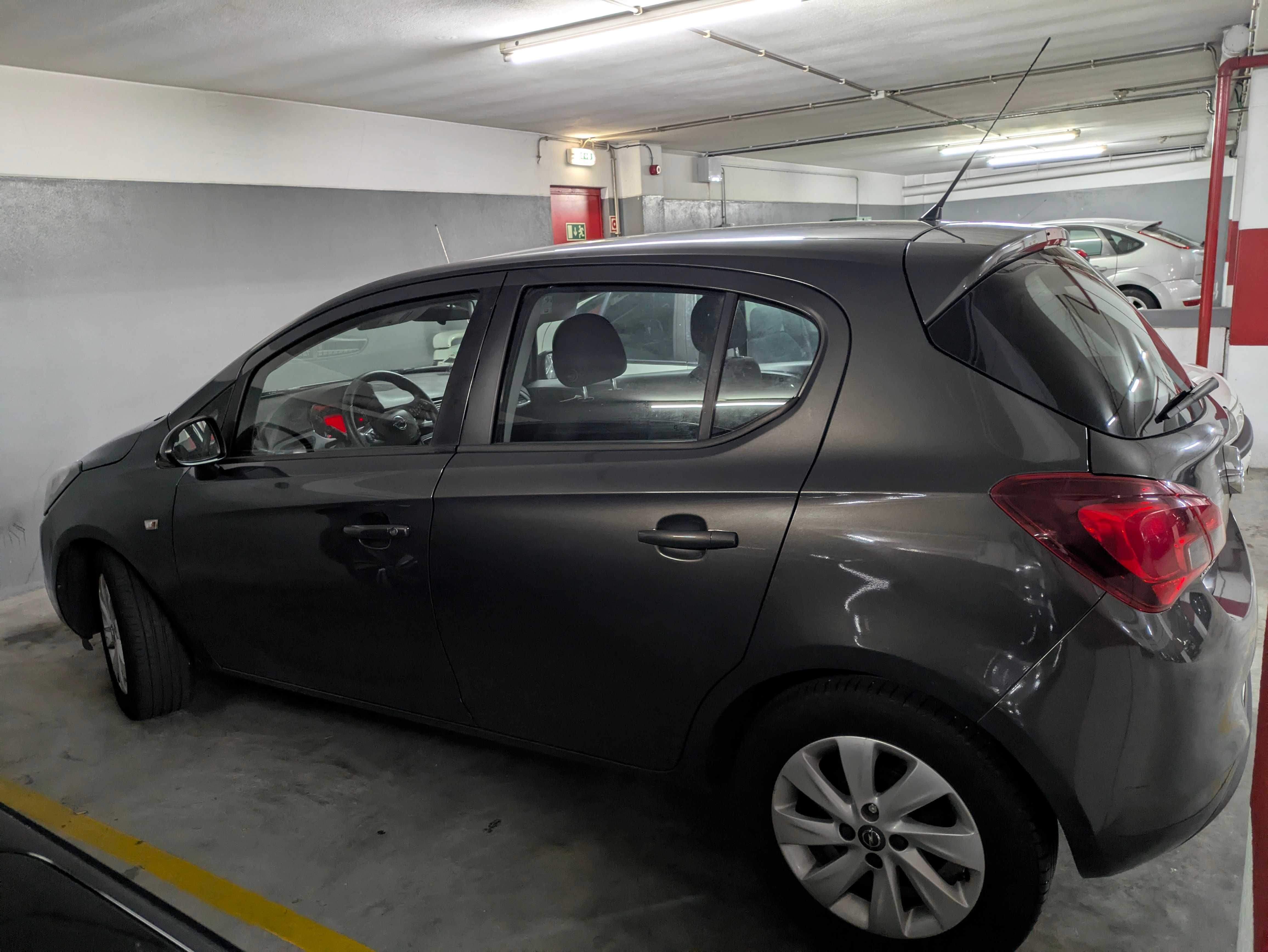 Opel Corsa 2015 em muito bom estado